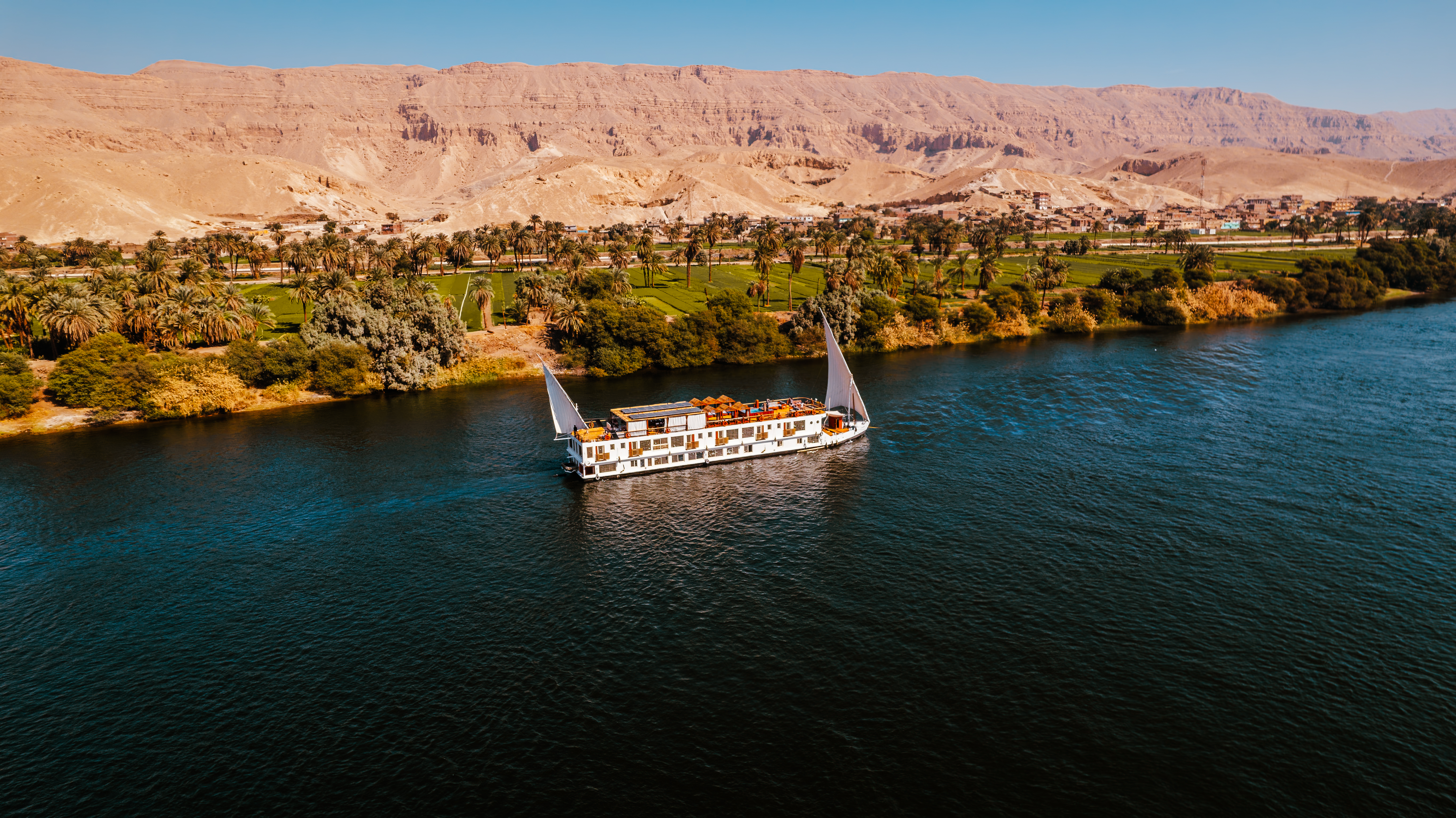 Dahabiya sailing boat on the Nile between Luxor and Aswan