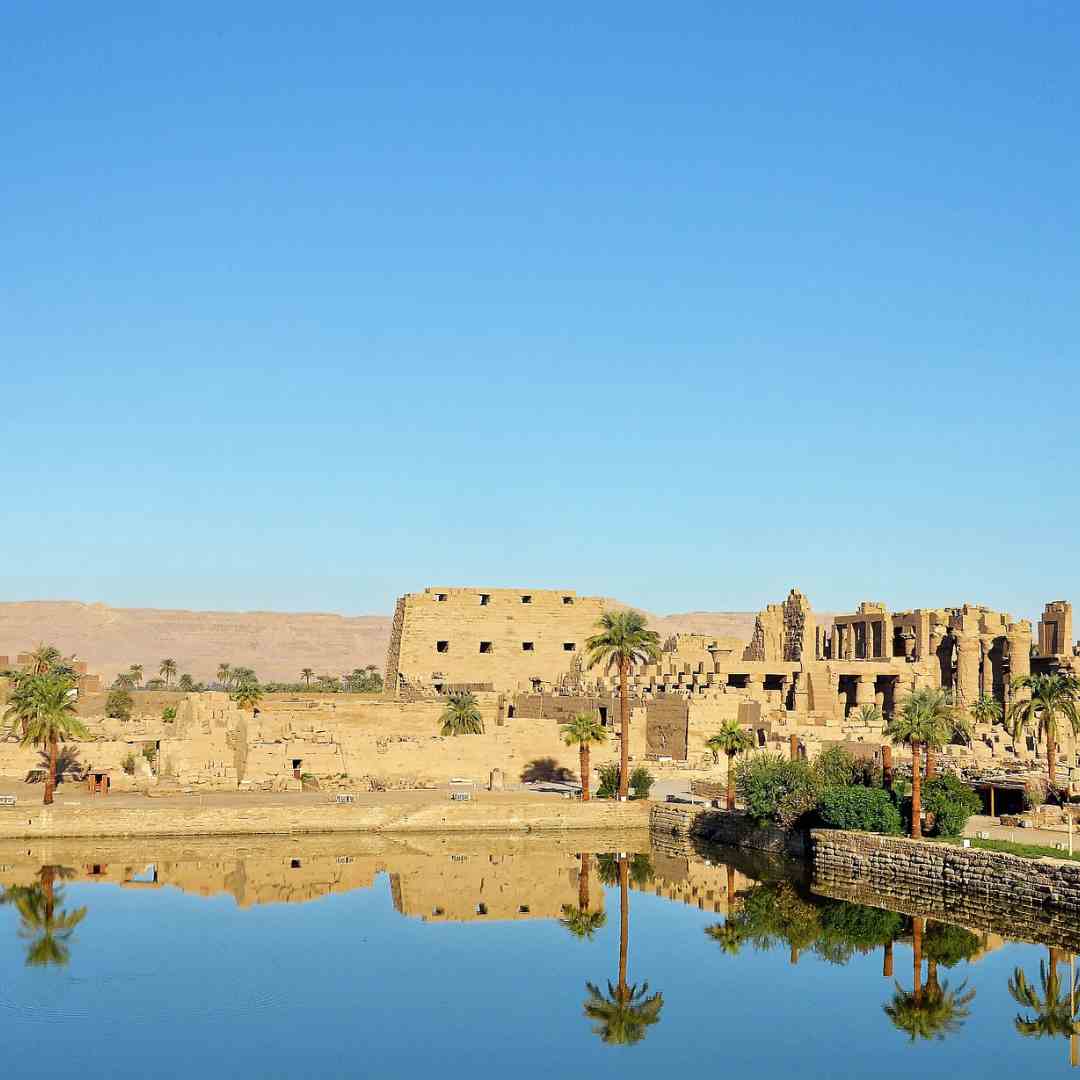 Tallas en relieve en el templo de Karnak